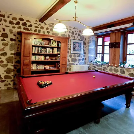 L'escale De Camille Pensión Murat (Cantal)