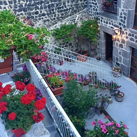 Pensión L'escale De Camille Murat (Cantal)